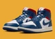 Кроссовки женские Jordan 1 Mid 40 25.5 см синие BQ6472-146 - изображение 1