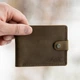Мужское портмоне из натуральной кожи в деревянной коробке, Walnut, Malina Leather - изображение 6