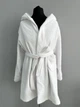 Махровый банный детский халат IDEAL TEXTILE для мальчика с капюшоном унисекс 400 г/м2 белый 100% хлопок Узбекистан 128-134 см ( 8-9 лет ) - изображение 3