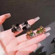 Серьги-пусеты женские Кубики с переливающимися кристаллами 2 шт. Черный с прозрачным - изображение 8