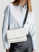 Сумка крос-боді через плече жіноча Calvin Klein Jeans K60K611556-YAF Біла (8720109166095) - зображення 2