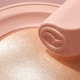 Хайлайтер Rare Beauty Positive Light Silky Touch Highlighter (Exhilarate) 2.8 g - изображение 4