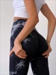 Спортивные женские лосины Marble Tie-Dye с эффектом Push Up для фитнеса и йоги Бесшовные Мраморные XS-S Черные с белым (4792S) - изображение 6