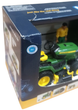 Набір Bruder John Deere Lawn Tractor with trailer and gardener (4001702621049) (955555908011008) - Уцінка - зображення 4