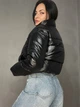 Куртка жіноча Lady Yep 9073 глянцева пуффер з кишенями без капюшона коротка 46 чорна - зображення 6