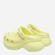 Chodaki damskie na platformie Crocs Classic Bae Clog W 206302-3U4 37-38 (M5/W7) 23 cm Jasnozielone - obraz 4