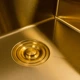 Кухонна мийка 50*50 PVD Gold Valeso Handmade (сифон круглий, 3,0/0,8) - зображення 5