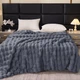 Плед-покрывало Кролик L&M Home Textiles Графит евро 200х240 - изображение 1