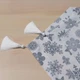 Дорожка (раннер) для обеденного или кухонного стола, водоотталкивающая тефлоновая ткань, новый год, рождественско-серые снежинки на белом фоне, 40см*170см. - изображение 5