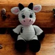 М'яка плюшева іграшка handmade Корівка 32 см біло-чорна амігурумі в'язана гачком - зображення 5