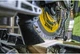 Пила торцювальна акумуляторна безщіткова DeWALT DCS727T2 - зображення 6