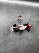 Настінне 3D Кріплення для Фірмового конструктора Icons McLaren MP4/4 Ayrton Senna Айртон Сенна (10330) з додатковим кріпленням для міні-фігурки та Таблички - Чорне - зображення 5