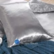 Атласное Чёрное полуторное постельное белье Moka Textile 145*210 и Дополнительные Серебряные наволочки 50*70см - изображение 3