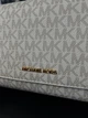 Жіноча сумка MICHAEL Michael Kors Medium Logo Convertible Crossbody Bag (35H8GTTC6B) VANILLA - зображення 5