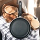 Млинцева сковорода алюмінієва Maestro MR-1206-22 Ø22см з антипригарним покриттям - зображення 4