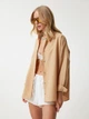 Рубашка хлопковая оверсайз женская Happiness MX00167 36 Camel (8684347163561) - изображение 4