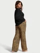Женская пижама (штаны+лонгслив) Victoria's Secret (3226437712116) Flannel Long-Sleeve XS черная леопардовый принт - изображение 2