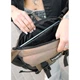 Велика жіноча поясна сумка бананка для планшета Sambag DynamicDart горіх - зображення 9