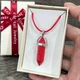 Кулон із натуральним Коралом у формі кристала шестигранника на кольоровому шнурку екошовк у сувенірній коробочці (11630) - зображення 2