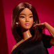 Кукла Барби Базовая Золотисто-каштановые волосы в черном мини-платье Barbie Signature Basics Model 01 Golden Brunette (JBH72) - изображение 11