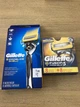 Набір для гоління Gillette Fusion 5 ProShield бритва та 9 змінних касет Made in America - зображення 2