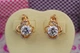 Серьги Xuping Jewelry завитушки с камнем 1,8 см золотистые - изображение 1