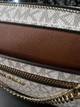 Женская сумка MICHAEL Michael Kors Jet Set Large Logo Crossbody Bag (35S1GTTC9B) VANILLA - изображение 6