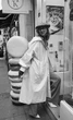 Жіночий дизайнерський дощовик плащ тренч Parasol'ka білий перлинковий White (S-L) oversize one size, плащ вільного крою водонепроникний, дощовик з капюшоном - изображение 5