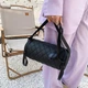 Жіноча стьобана сумка через плече RomiasBag, чорна, 22 х 10 см, плечовий ремінь - 120 см - зображення 6