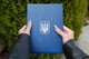 Папка для документов с декоративным тиснением "Герб", синий МРАМОР А5 - изображение 4