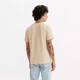 Футболка чоловіча Levi's® original housemark tee 566050250 XL Бежева (5401157384718) - изображение 3
