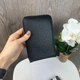 Женская мини сумочка клатч на плечо для телефона экокожа черная классическая мягкая без узоров - изображение 5