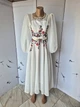 Сукня жіноча ошатна з вишивкою Без бренду Біла 14897 XL (48) - зображення 7
