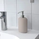 Керамічний набір аксесуарів для ванної кімнати IKEA EKOLN бежева кам'яна кераміка - дозатор стакан мильниця - зображення 6