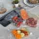 Пакети для вакууматора вакуумні для вакуумного пакування набір 2 рулони по 6 м 20 25 см рулони запаювання та вакуумування сухих вологих продуктів сумісні з усіма типами вакууматорів міцні без запаху зберігання заморожування для кухні та дому - зображення 9