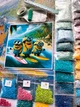 Алмазная мозаика АлМазка Миньоны на море квадратные алмазы на подрамнике 40х40 см (АлМ-259) - изображение 4