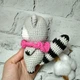 М'яка іграшка ручної роботи в'язана амігурумі Hand Made Єнот 14 см Сірий 202-80-2 - зображення 2