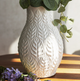 Wazon HOMLA Natto ceramiczny z tłoczeniami biały 15 x 24 cm (5904183885926) - obraz 4