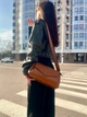 Сумка багет каркасная широкий ремень кожаная средняя коричневая ARTiS Bags 1757 4778 - изображение 8