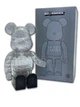 Статуетка Bearbrick x MACAU 2020 MM6 MAISON MARGIELA 400% 28 см Medicom Toy 1-6 - зображення 7