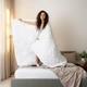 Ковдра літня IDEIA Nordic Comfort 155Х210 см мікрофібра, антиалергенна біла (8-34653*001) - зображення 6