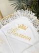 Нарядная крыжма для девочки Family Tradition махра двусторонняя с вышивкой и кружевом 100х100 см белая Царевна Полина - изображение 5