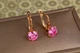 Сережки Xuping Jewelry солістка з рожевим каменем 1,7 см золотисті - зображення 2