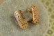 Сережки Xuping Jewelry міф з грецьким візерунком 1.9 см золотисті - зображення 2