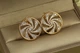 Сережки Xuping Jewelry транс 1,9 см золотисті - зображення 3