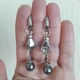 Сережки трансформери Hand Made з перлами Swarovski сіро-чорного кольору - зображення 2