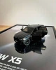 Картина сувенир с масштабной моделью автомобиля BMW X5 металл дерево рамка 50x70см - изображение 3