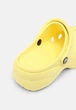 Жіночі крокси Crocs women´s classic platform clog Banana (40-41, жовтий) - зображення 6