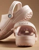 Дитячі крокси для дівчинки Crocs Classic Kids Clog Barely Pink (33/34, рожевий) - зображення 3