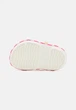 Крокс сандалі білі дитячі crocs crocband cruiser pet sandal white pink tweed (34/35, білий) - зображення 13